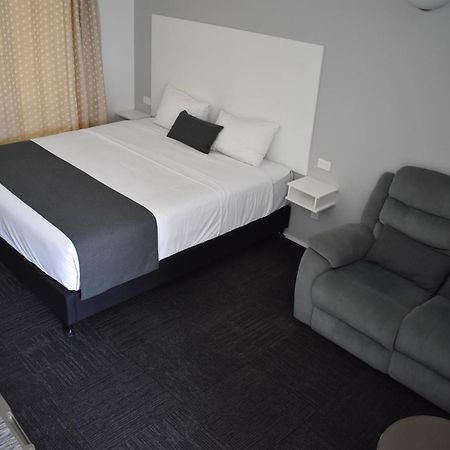 Riviana Motel Deniliquin Exterior foto